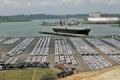 Montadoras aproveitam para importar Chegada de carros em porto brasileiro: empresas aproveitam para elevar estoques. Foto: Divulgao