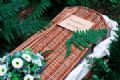 ''Funeral verde'' ganha adeptos no Reino Unido Caixo biodegradvel vendido pela empresa Winter Willow  feito de madeira sustentvel (Foto: Divulgao / Winter Willow)