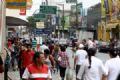 Pagamento do 13 gera expectativa em comerciantes Consumidores lotam a rua Marechal Deodoro, em So Bernardo. Foto: Andris Bovo