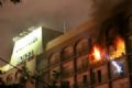 Fogo atinge hotel em So Bernardo Chamas consomem quarto de hotel. Foto: Andris Bovo