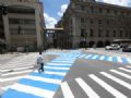 Faixa de pedestre em ''X''  instalada em cruzamento no Centro de SP Prefeitura instalou faixa para pedestre atravessar cruzamento (Foto: Evelson de Freitas/Estado Contedo)