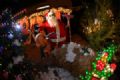 Casa de horrores nos EUA pe Papai Noel zumbi para assustar visitantes Casa assombrada colocou Papai Noel e duendes zumbis para assustar visitantes (Foto: Harrison McClary/Reuters)