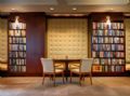  Com 6 mil livros, Hotel Biblioteca atrai amantes da leitura em Nova York Mais de 6 mil livros ficam espalhados pelo Library Hotel (Foto: Library Hotel/Divulgao)