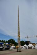  Torre de Lego mais alta do mundo  construda por crianas na Itlia  torre alcanou 35,05 metros de altura, ultrapassando o recorde anterior, que era de 34,76 metros. Os organizadores haviam separado cerca de 600 mil peas de Lego para o evento (Foto: Giuseppe Cacace )