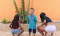 MC Vilozin, de 6 anos,  includo em inqurito do MP sobre funkeiros mirins Clipe de 'Tapa na bunda' mostra MC Vilozin, de 6 anos, cantando ao lado de duas danarinas (Foto: Divulgao / RP Produtora)