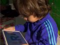  Menino de 2 anos aprende a ler o alfabeto e a contar Arthur se diverte com aplicativo (Foto: Paulo Toledo Piza/G1)