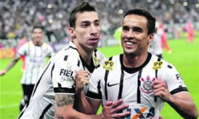 Corinthians leva susto, vence o Sport por 4 a 3 e assume a liderana provisria Foto: Estado Contedo