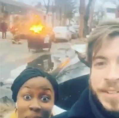 Dupla se d mal ao fazer vdeo selfie na frente lixeira que pegava fogo Dupla se deu mal ao fazer um vdeo selfie na frente uma lixeira que pegava fogo (Foto: Reproduo/YouTube/Tom Lavery)