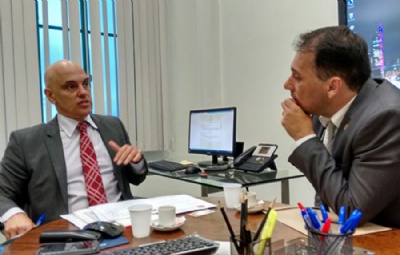 Atila pede agilidade na instalação de IML para Mauá e região Atila Jacomussi se reuniu com o secretário de Segurança Pública do Estado de São Paulo, Alexandre de Moraes 