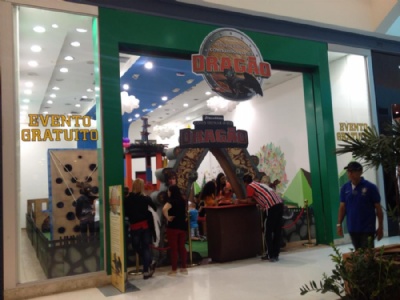 Espao temtico ''Como treinar o seu drago''  destaque no Mau Plaza Shopping 