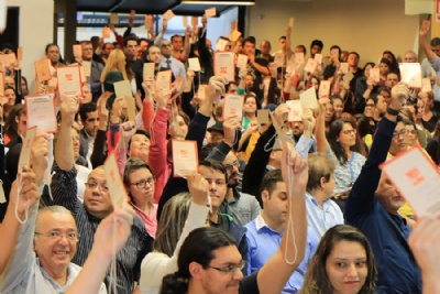 Bancrios fazem acordo e encerram 21 dias de greve Bancrios votam pela aprovaao do acordo em assembleia na Sede do Sindicato, em Santo Andr. Foto: Andrea Iseki