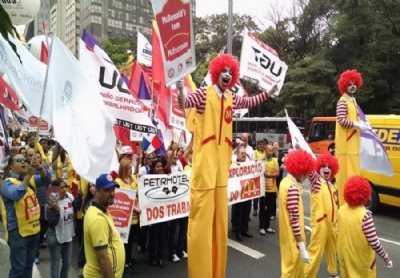 Contracs lana campanha contra abusos no trabalho do McDonalds A campanha  nacional e e ser divulgada pelas redes sociais. Foto: Sinthoresp