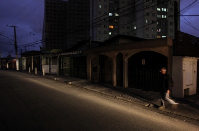 Criminosos furtam 100 km de cabos eltricos no ABCD Rua Maria Ceclia, no Jardim Independncia, ficou sem luz devido ao furto de cabos. Foto: Rodrigo Pinto