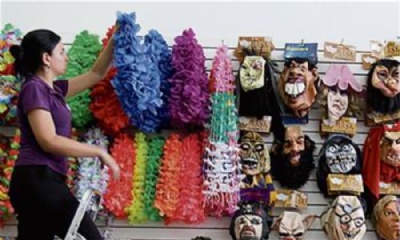 Vendas de itens de Carnaval na regio devem recuar at 20% Foto: Nario Barbosa/DGABC