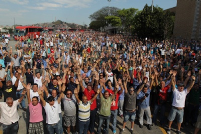 Mais 800 trabalhadores da Volks sero afastados na segunda-feira Trabalhadores da montadora aprovaram Programa de Proteo ao Emprego. Foto: Rodrigo Pinto