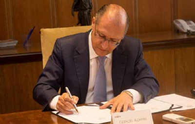 Alckmin assina decreto que garante Poupatempo em Mau Crdito: Tamires Santos
