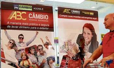Valorizao do real provoca corrida s casas de cmbio Foto: Celso Luiz/DGABC