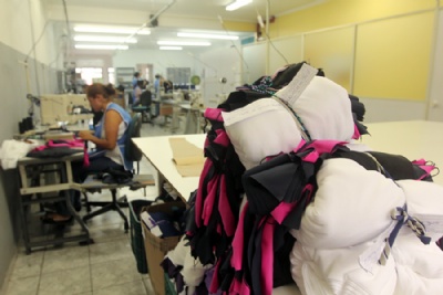 Indstrias da Regio eliminam 2.350 postos de trabalho em fevereiro O setor txtil foi um dos que mais sofreram com demisses no segundo ms do ano. Foto: Rodrigo Pinto