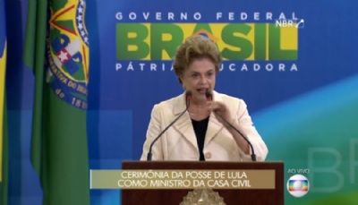 Dilma exibe termo de posse de Lula e chama grampo de ''ilegal'' 