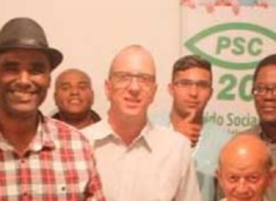 PSC de Mau tem novo pr-candidato a prefeito Polisel (ao centro) na reunio do PSC de Mau. Foto: Divulgao