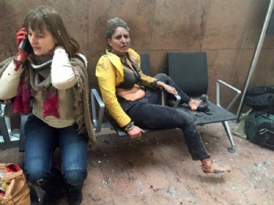Ataques terroristas deixam dezenas de mortos e feridos na Blgica Exploses no aeroporto de Bruxelas deixaram mais de 10 mortos e dezenas de feridos (Foto: Ketevan Kardava/ Georgian Public Broadcaster/AP)