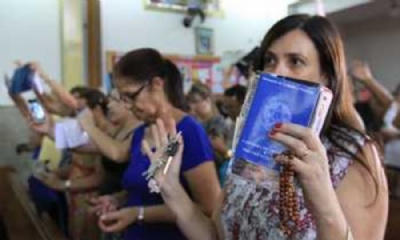 Crise econmica enche missas e cultos na regio Foto: Andr Henriques/DGABC
