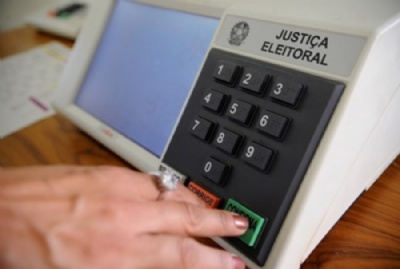 Termina nesta quarta prazo para tirar ttulo de eleitor Eleies municipais neste ano sero ralizadas em outubro. Foto: Fbio Rodriguez Pozzebom