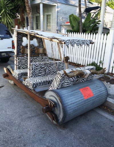 Carro dos Flintstones  flagrado estacionado irregularmente na Flrida Carro dos Flintstones  flagrado estacionado irregularmente na Flrida (Foto: City of Key West - Government/Facebook)