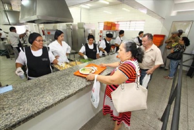 Restaurantes Populares ganham cardpio junino Os pratos oferecidos so elaborados por nutricionistas da Secretaria de Segurana Alimentar. Foto: Evandro Oliveira/ PM