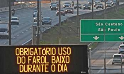  Lei do farol baixo multa um a cada dez minutos no SAI Foto: Celso Luiz/DGABC 