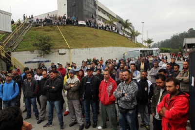 Sem contrato com a Volks, Keiper pode fechar as portas em Mau Os trabalhadores realizam ato nessa quarta em protesto contra a deciso da Volkswagen. Foto: Rodrigo Pinto