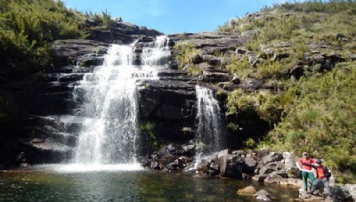 As belezas e encantos do Parque Nacional de Itatiaia Pausa para se refrescar na cachoeira da nascente do  rio Aiuruoca. Crdito: Geraldo Gurgel