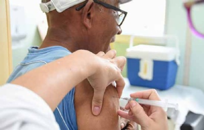 Professores comeam a ser vacinados contra gripe nesta segunda-feira (8) Crdito: Beto Garavello/PSA
