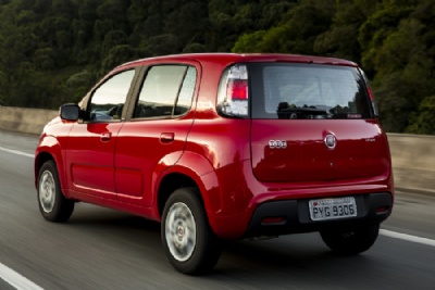 Aps aumento, Fiat Uno fica um pouco mais acessvel na linha 2018 Fiat Uno mais barato passa a se chamar Drive, em vez de Attractive (Foto: Divulgao) 