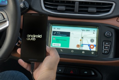 Google libera Waze para ser usado em carros com Android Auto Waze j pode ser usado em carros que tenham Android Auto (Foto: Divulgao/Chevrolet) 