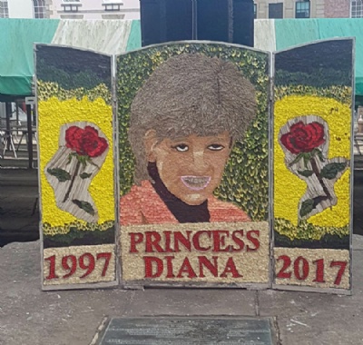 Homenagem a princesa Diana em cidade inglesa gera polmica na web Obra em homenagem a Diana no agradou a todos (Foto: Reproduo/Facebook/Chesterfiled City Council) 