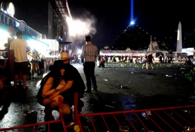 Ataque em Las Vegas deixa pelo menos 50 mortos 