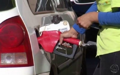 Preo da gasolina volta a subir e renova maior valor do ano Alta no preo da gasolina (Foto: Reproduo/TV Morena) 