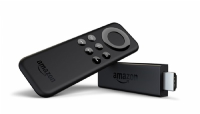  Amazon rivaliza com Google e lana verso bsica de aparelho que faz TV simples virar inteligente  Verso bsica do Fire Stick TV, da Amazon, transforma televisores simples em TVs inteligentes. (Foto: Divulgao/Amazon) 