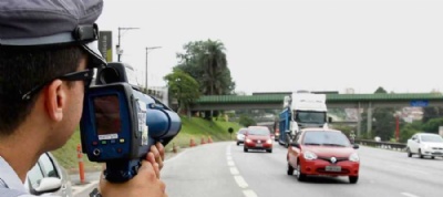 Excesso de velocidade gera uma infrao por minuto em rodovias Levantamento mostra que 579,2 mil foram multados em estradas que cortam o Grande ABC em 2017. Foto:  Denis Maciel/DGABC 
