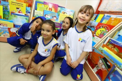 Prefeitura de Mau entrega kit pedaggico que incentiva leitura  A proposta do projeto  facilitar o processo de alfabetizao dos nossos alunos. Foto: Roberto Mouro/ PM