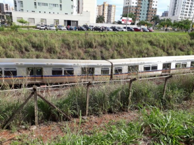 Trem do metr descarrila no DF; circulao  bloqueada em guas Claras Trem do Metr que descarrilou no DF (Foto: Reproduo) 