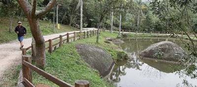 Parque  reduto de calmaria em meio  agitao em Mau Foto: DGABC