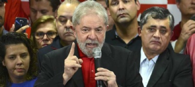 Ao TSE, advogados de Lula culpam Tribunal da Lava Jato por instabilidade Prazo para envio da defesa do ex-presidente ao TSE, nas eleies 2018, termina nesta quinta, s 23h59. Foto: Rovena Rosa / Agncia Brasil